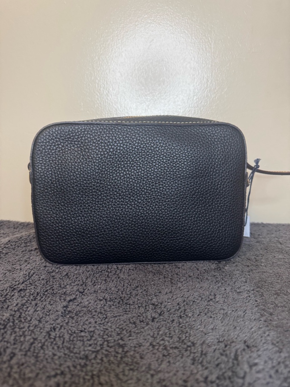 Dooney & Bourke Black Pebble Grain Camera Zip Crossbody - Picture 4 of 9